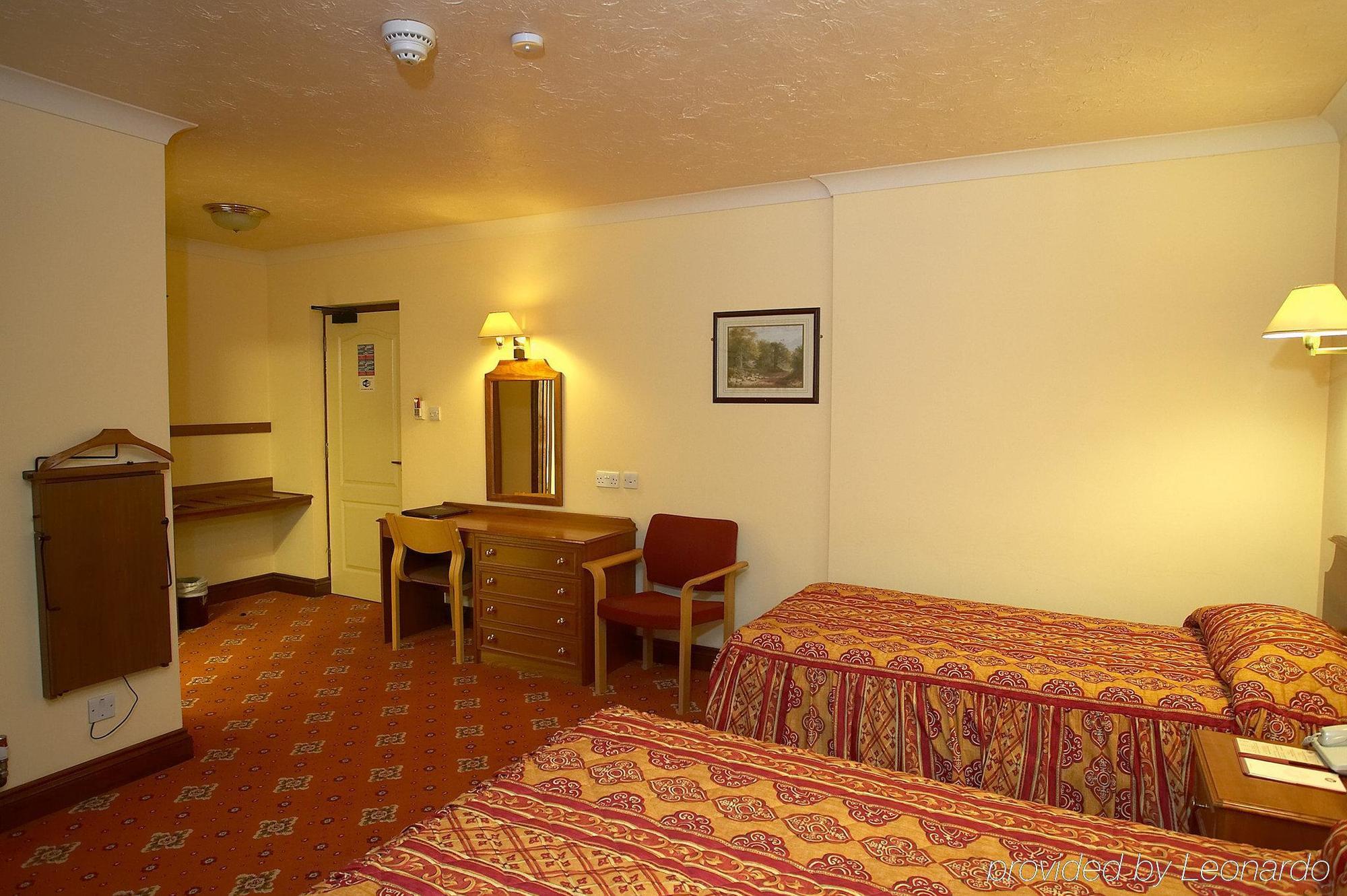 Lakeside Continental Hotel Camberley Habitación foto