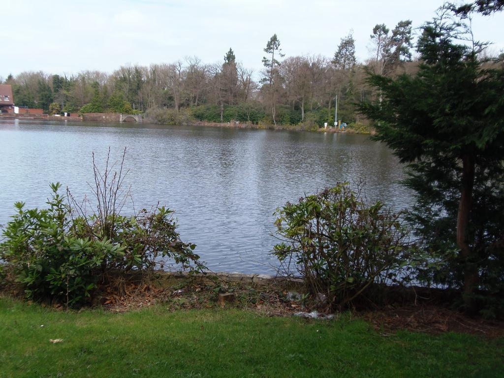 Lakeside Continental Hotel Camberley Exterior foto